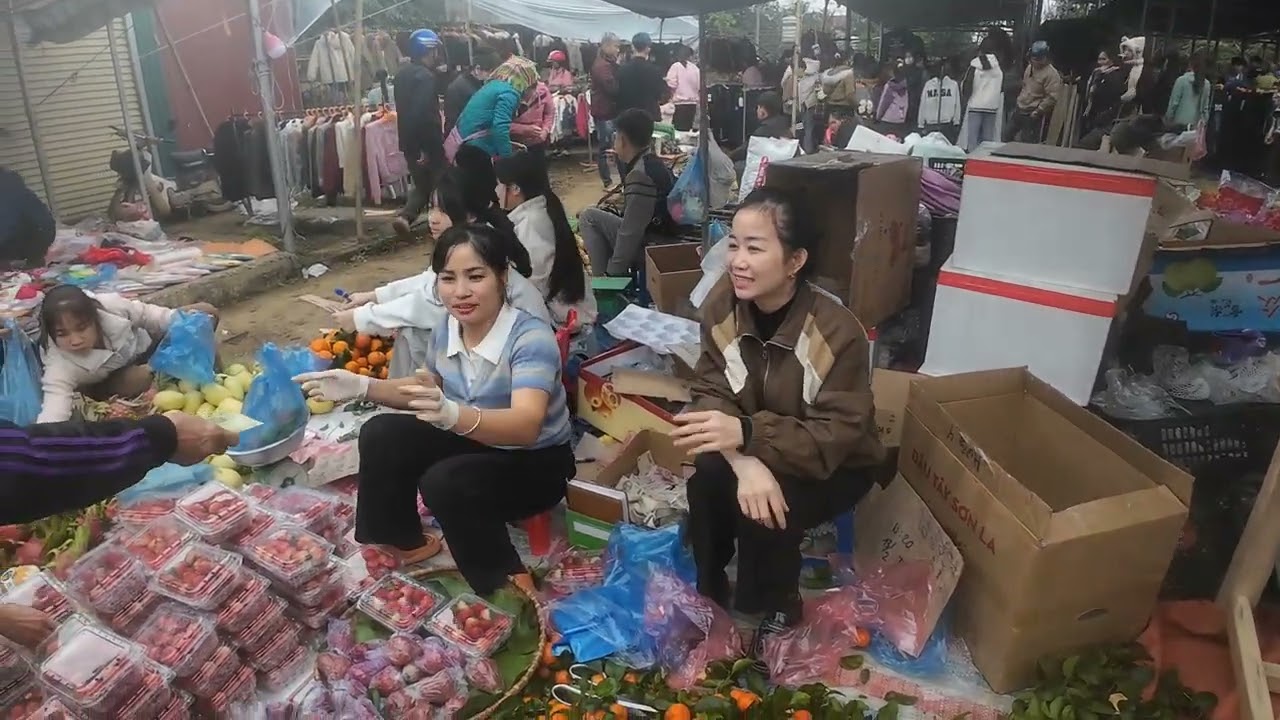 Phiên chợ tết cuối năm  cao sơn đà bắc h b