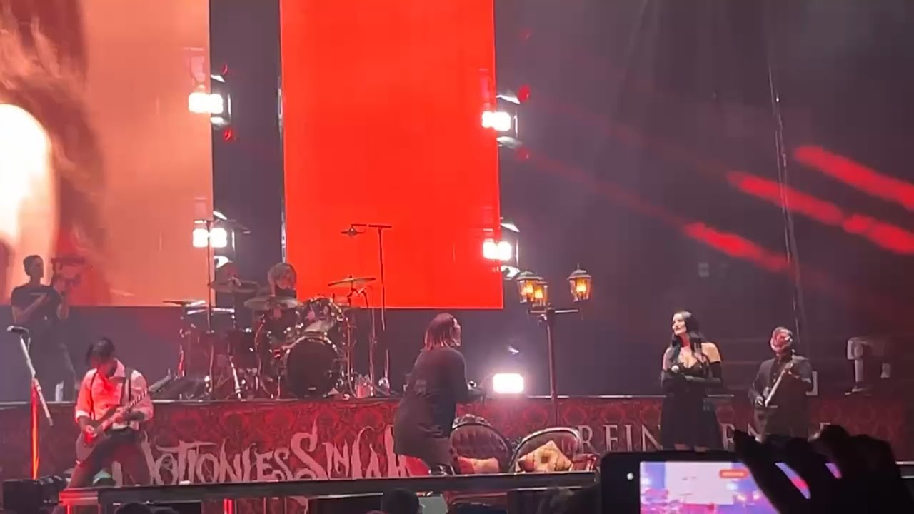 Motionless In White- Contemptress (Live)- Apocalypse Fest - @MoheganSunArenaPA  (11-1-24)