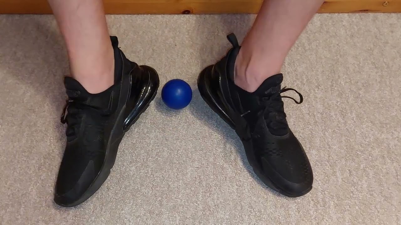 NIKE AIR MAX 270 - BAREFOOT SHOEPLAY WITH SOFTBALL