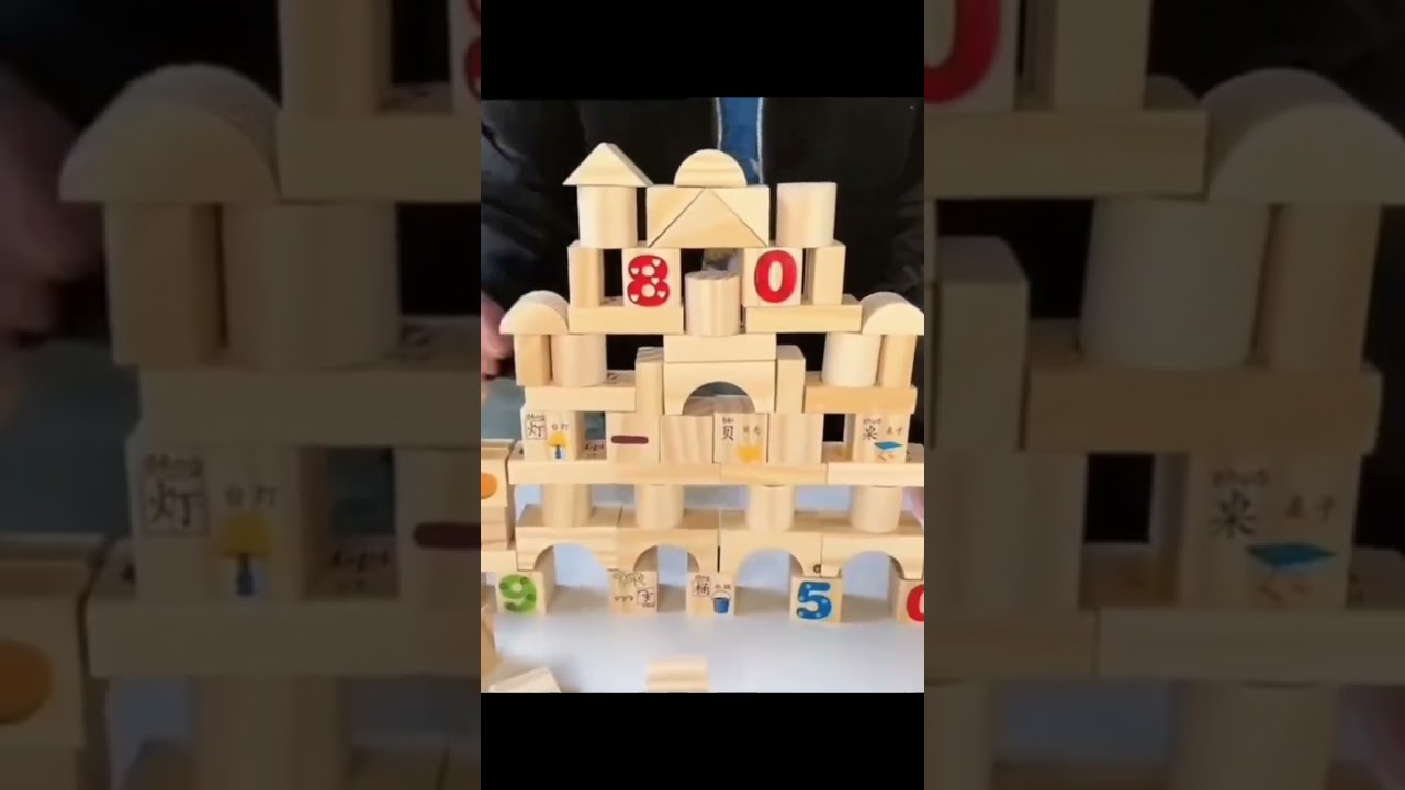 Building a Wooden Block Castle--Block Building Fun/3 Years Baby Educational Toys