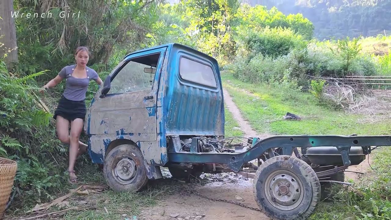 Genius Girl Finds Abandoned Kia K165 Truck Hidden in the Bushes - What Happens Next Is Unbelievable