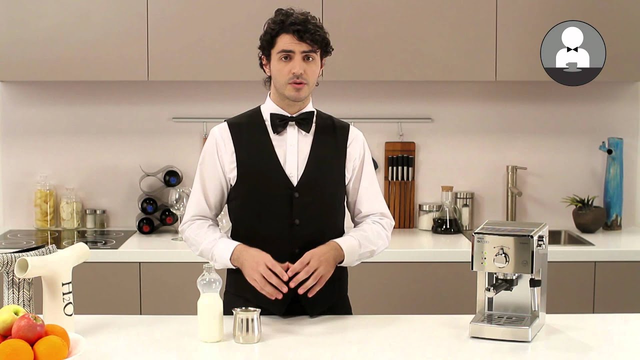 Poemia Top - Frothing milk with the pannarello