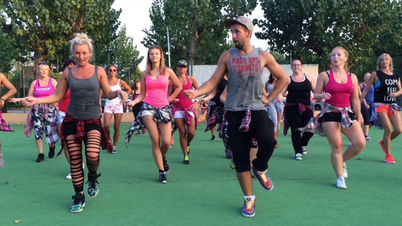 Juicy wiggle by Petros