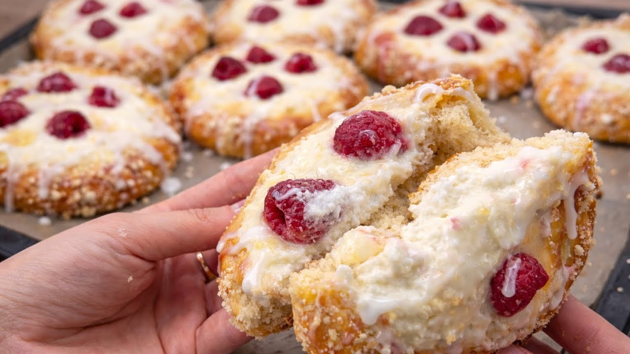 Ватрушки с малиной - ароматная домашняя выпечка 🍪