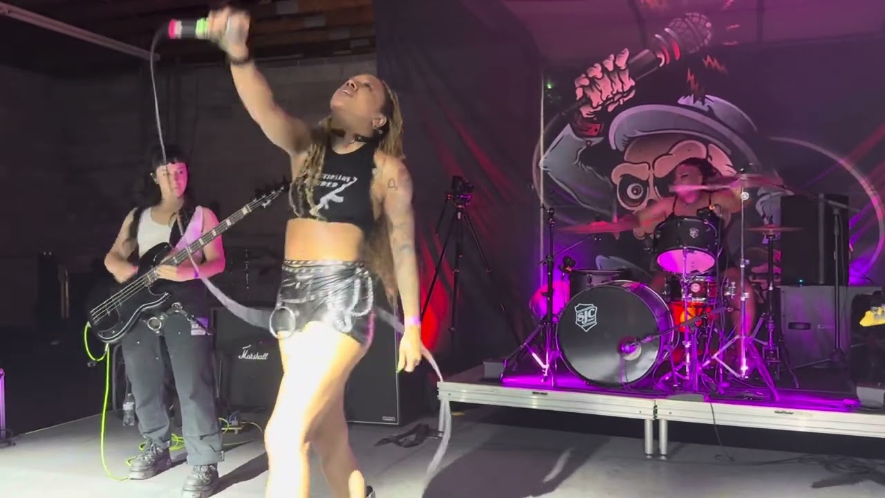 Soji Perform “Scumlordz” At Camp Punksylvania 2025