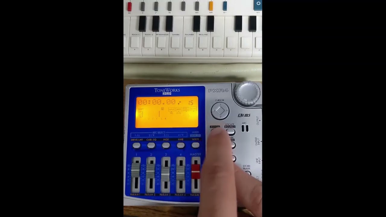 Korg Toneworks PXR4 tutorial (recording and effects)