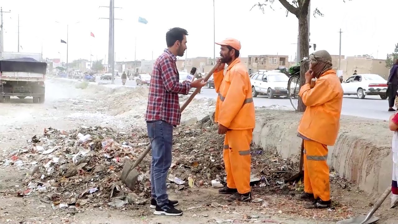 Garbage disposal from Sarai Shamali Road / پاک کاری کثافات از سرک سرای شمالی