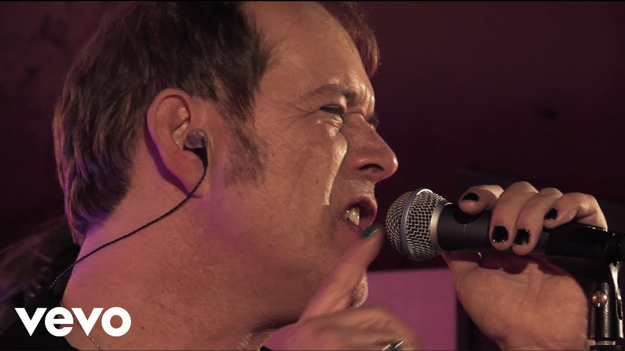 Vargen - The Bitch In Me (Live)