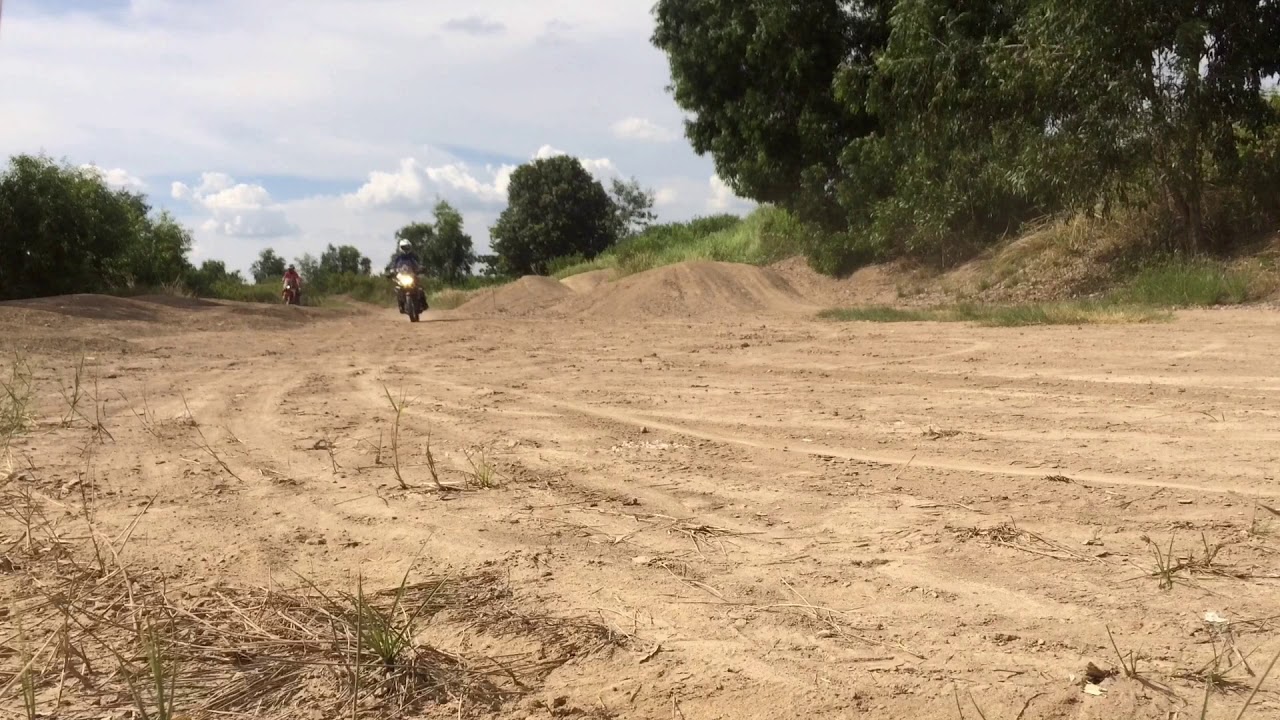 Versys X : 1 minute off road.