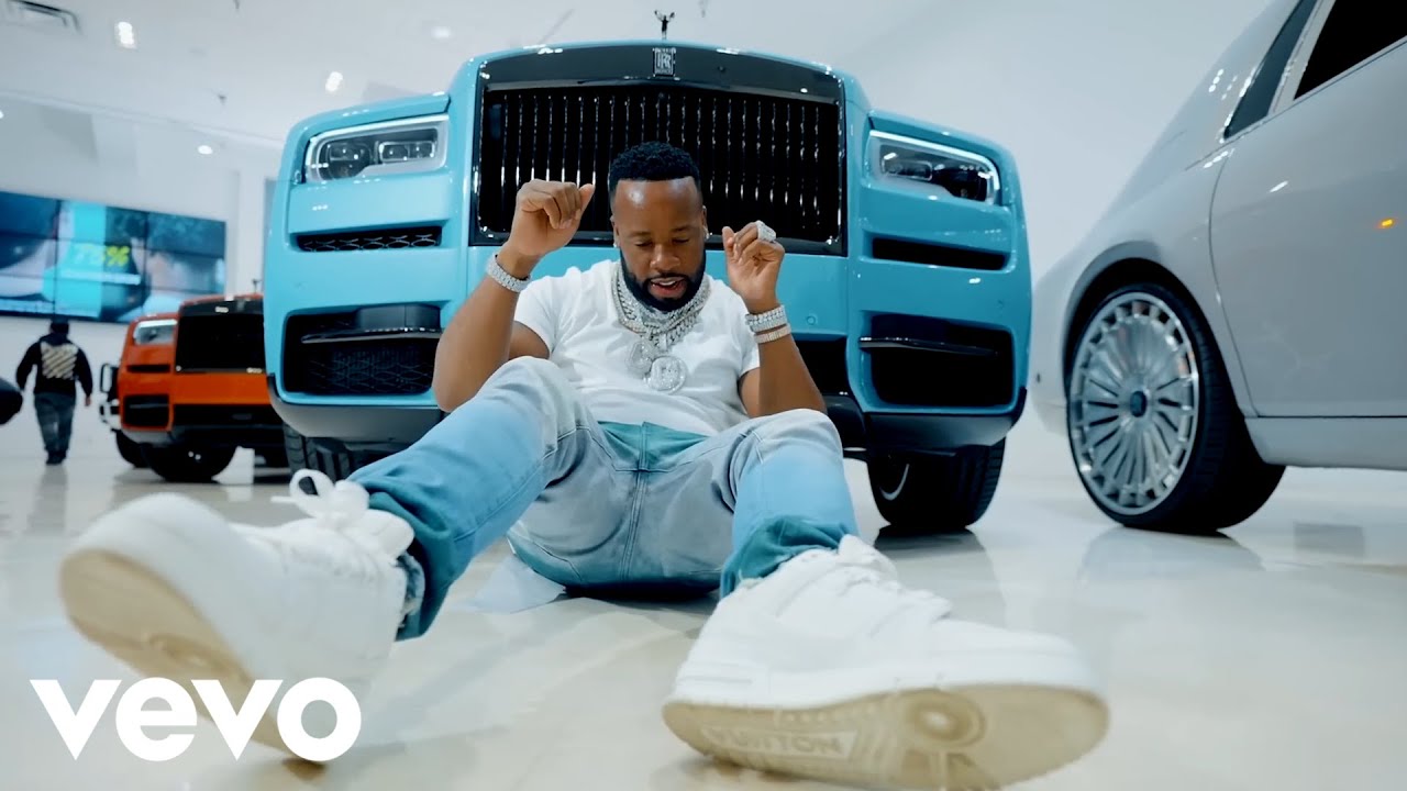 Yo Gotti ft. Est Gee - Pop My Shit [Music Video]