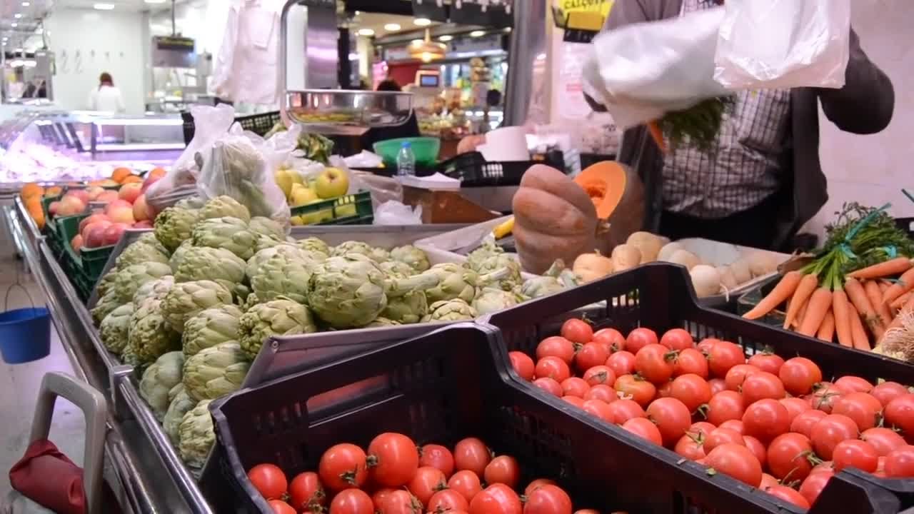 Federal cuts threaten Arizona's small farm 'Silicon Valley'