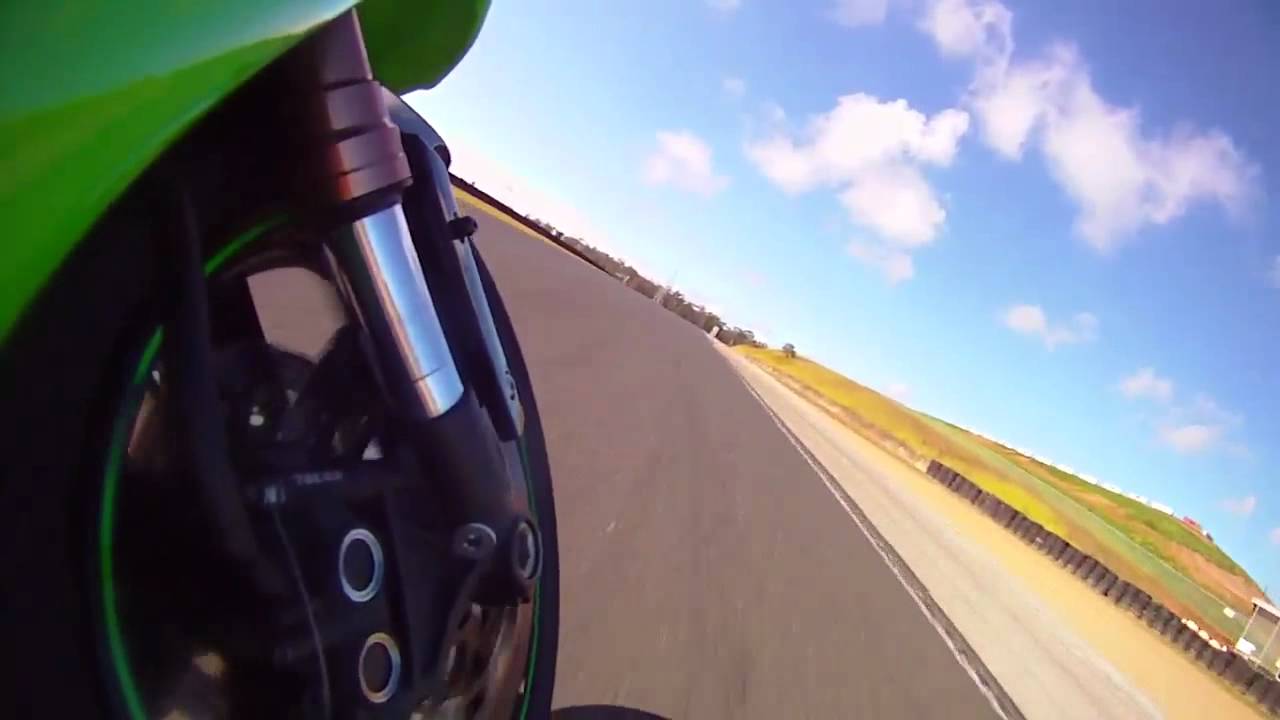 Hot Lap around Eastern Creek - Kawasaki ZX-10R