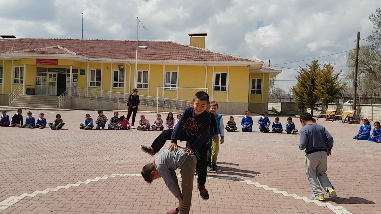 Birdir Bir Çocuk Oyunu