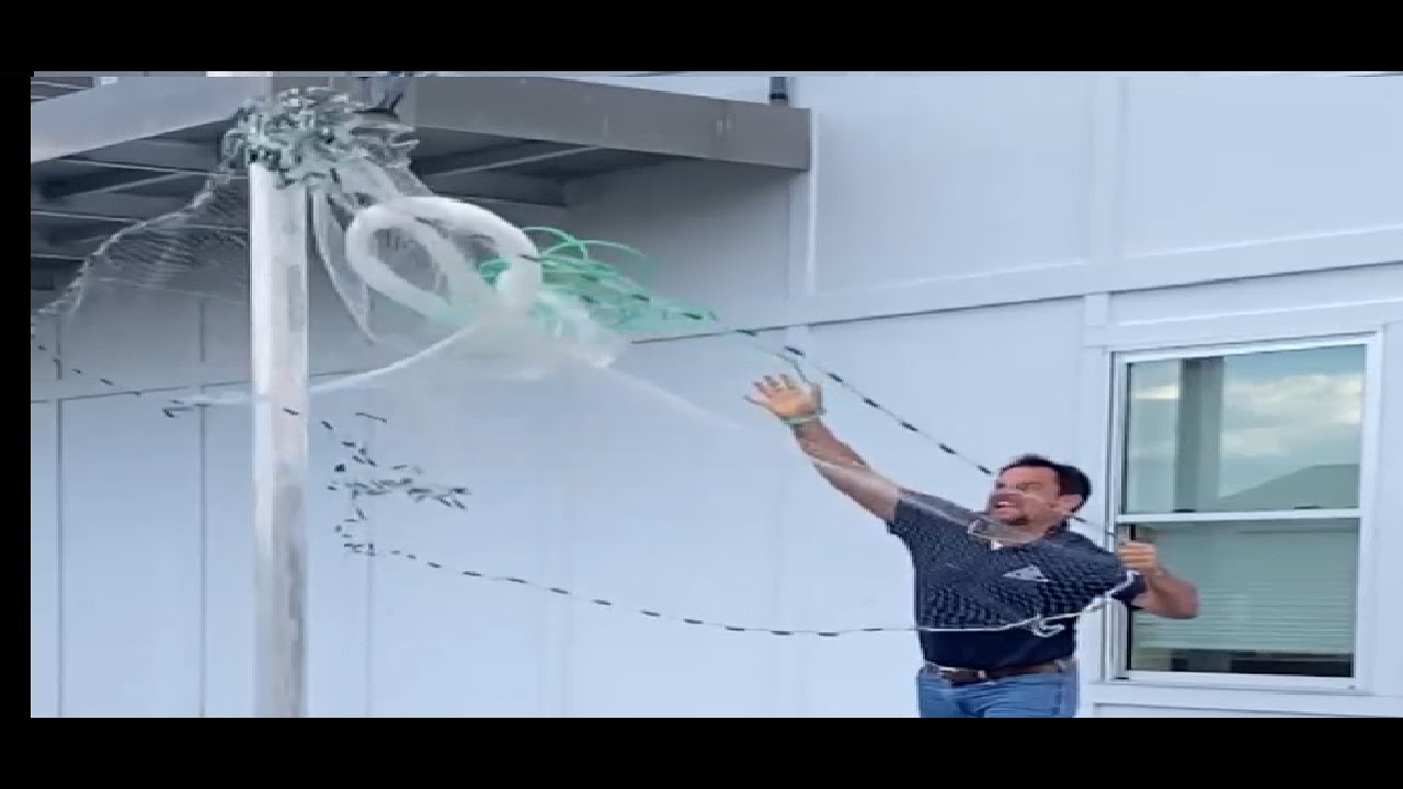 How To Throw a 10 foot or 12 foot Castnet and stay clean and dry