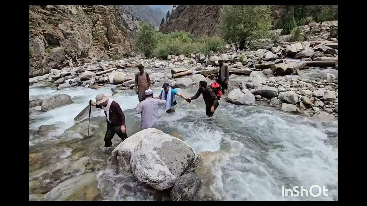 گاشو جھیل پڑی بنگلہ گلگت  کا سفر دوستوں کے ساتھ 