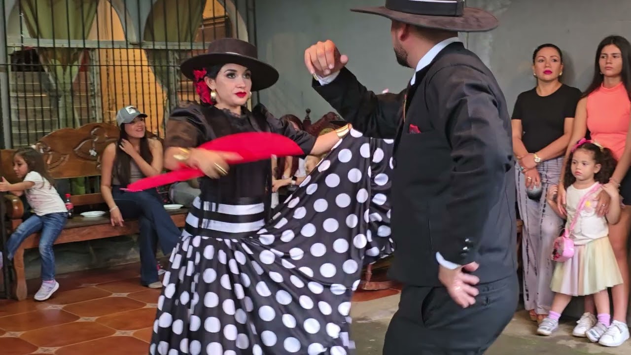 Pieza: La Danza Negra. Dama: Andrea Luc&iacute;a Rojas Ortega. Var&oacute;n: Elmer Montenegro Cortez