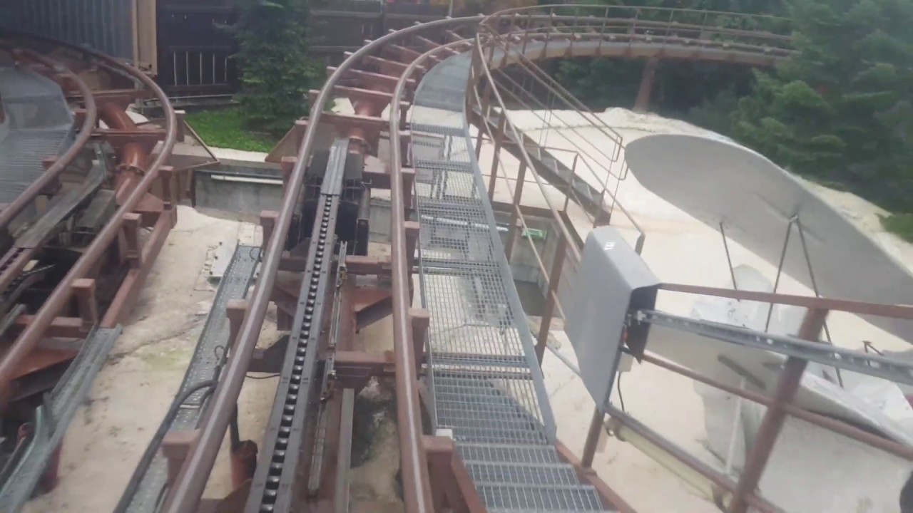 Mammut - (Gardaland Magic Halloween 2019) - All'Indietro