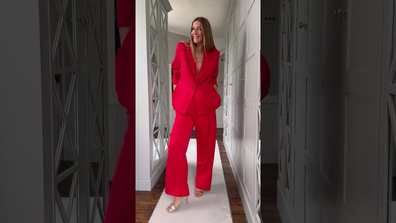Festive styling, festive season: Reds and golds #partywear #ootd #festivewear #chicstyle #partywear