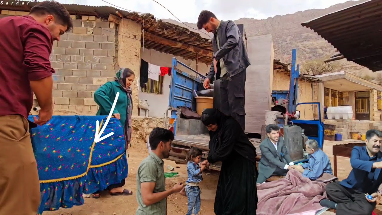 A documentary about the nomadic life of Sajjad and Rahela, the days of Eid, and the Iran-Israel war.