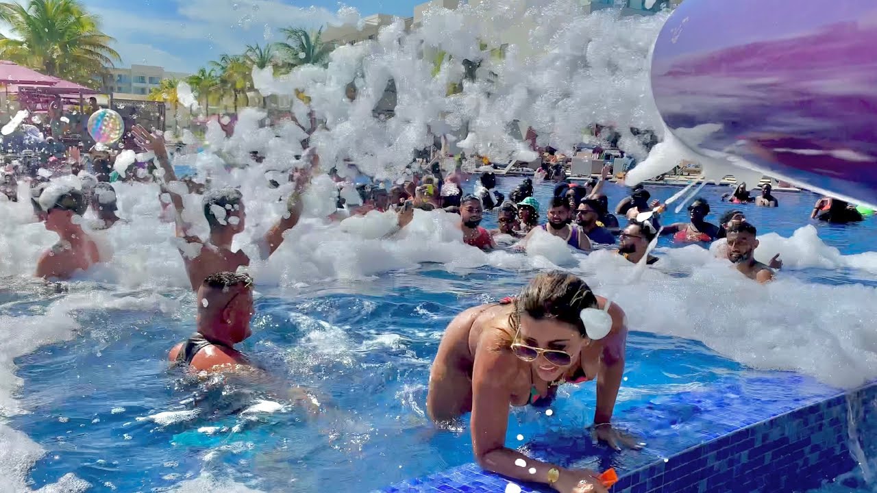 What is a day like at the Adult Scene pool? Planet Hollywood, cancun!
