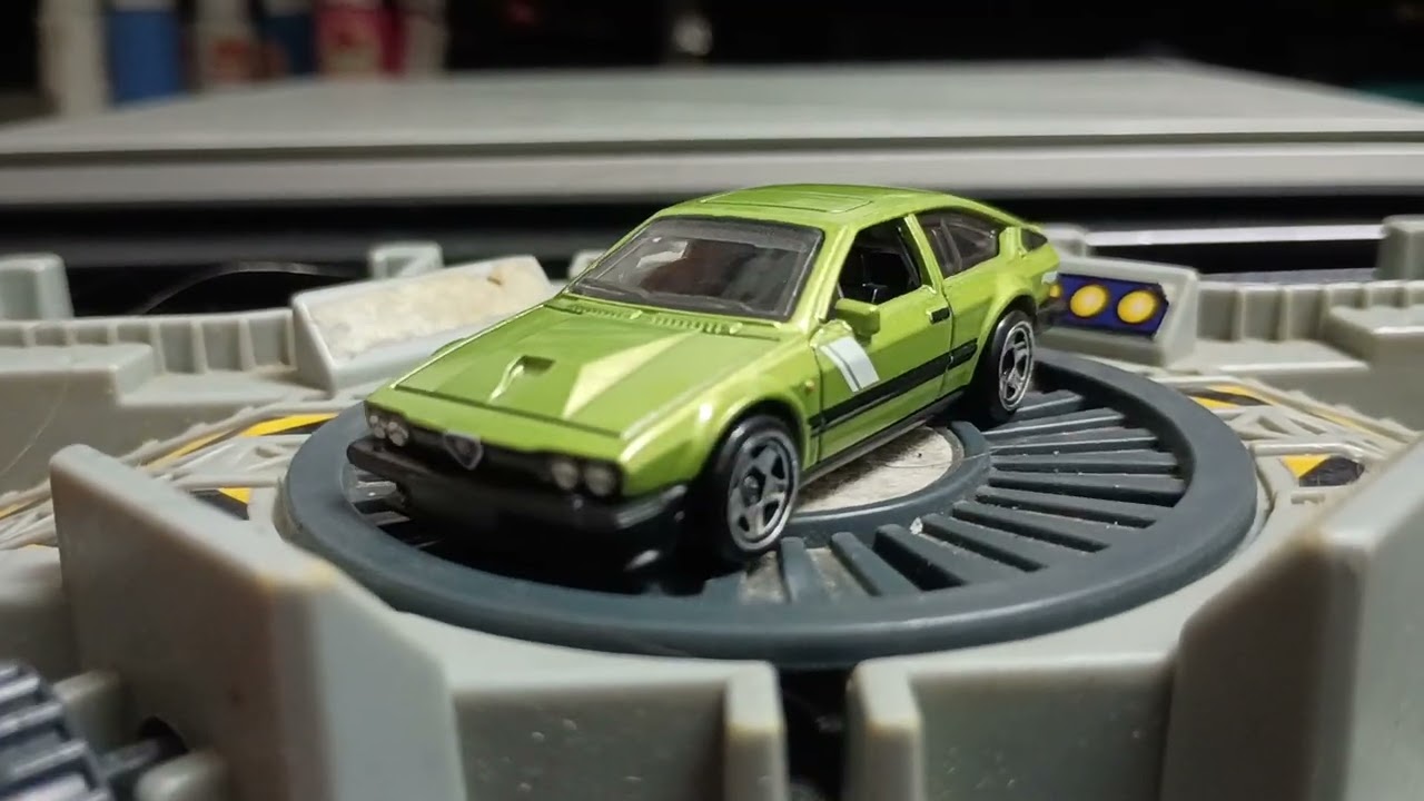 let's check out and race Hot Wheels silver series themed multi-pack Euro style