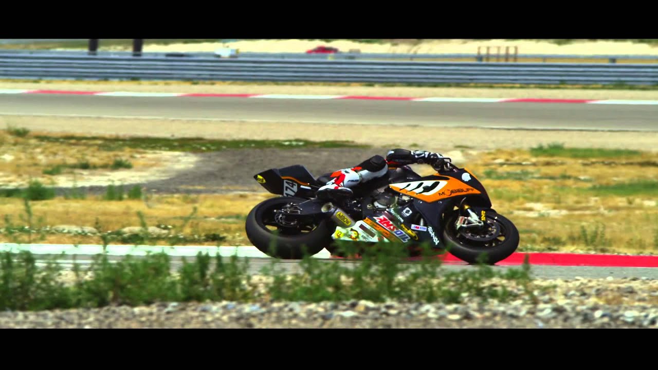 (RED EPIC) BMW S1000RR vs.GSXR1000: MILLER Streetbike Race v.2