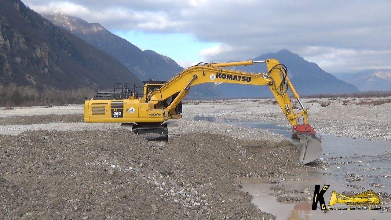 Komatsu PC360NLC-11 Excavator Digging Gravel