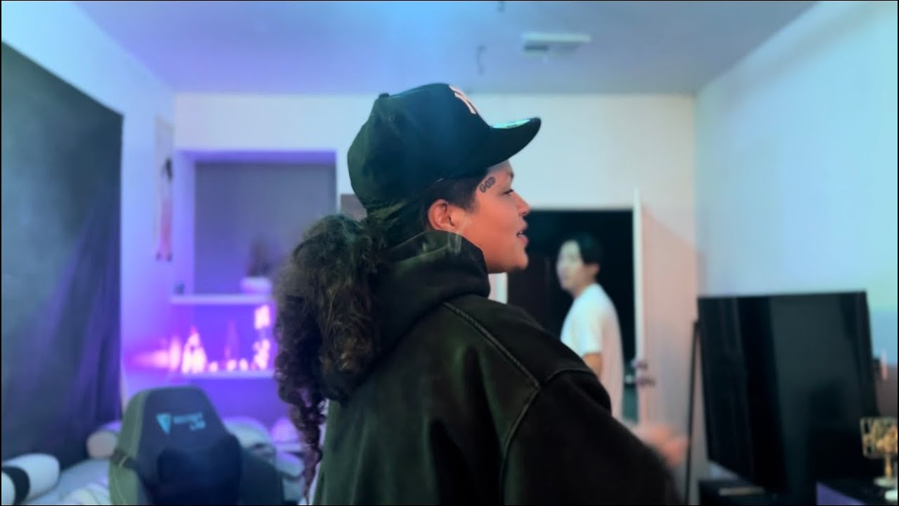 Maggie Kiing - Locked Eyes (Official Music Video)