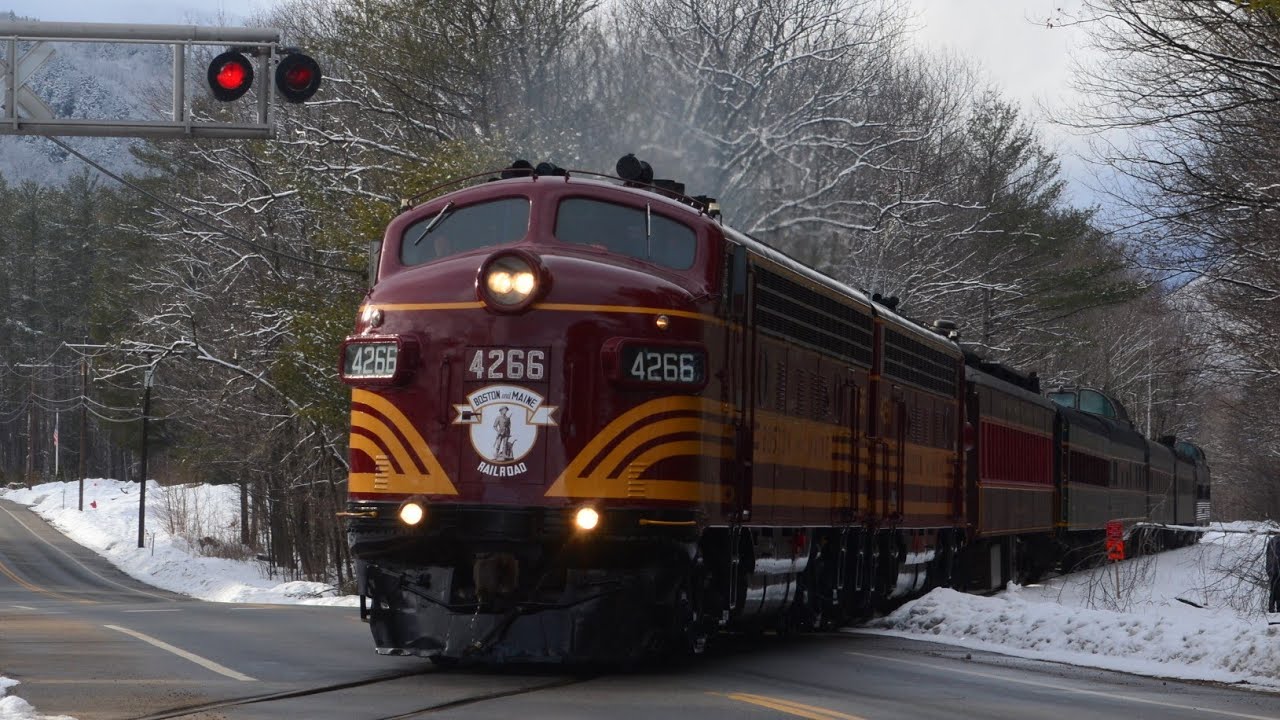Covered Wagons in the Snow 2023! With Boston and Maine #4266 & #4268