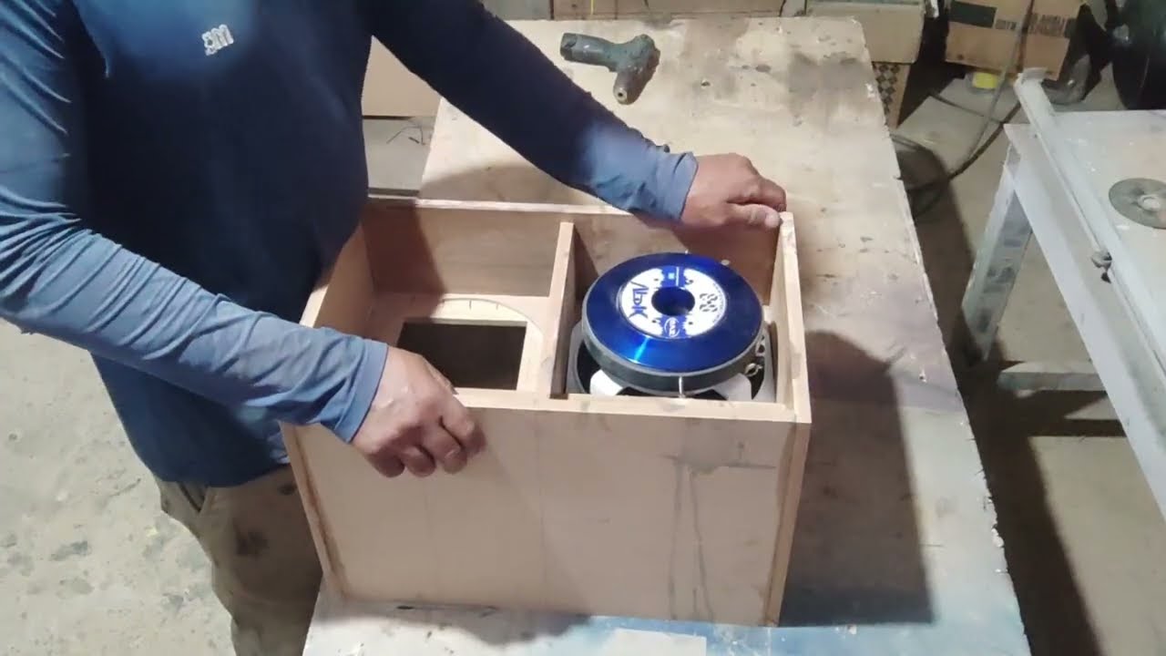 Construção de uma caixa pra médios VPK de dez polegadas 