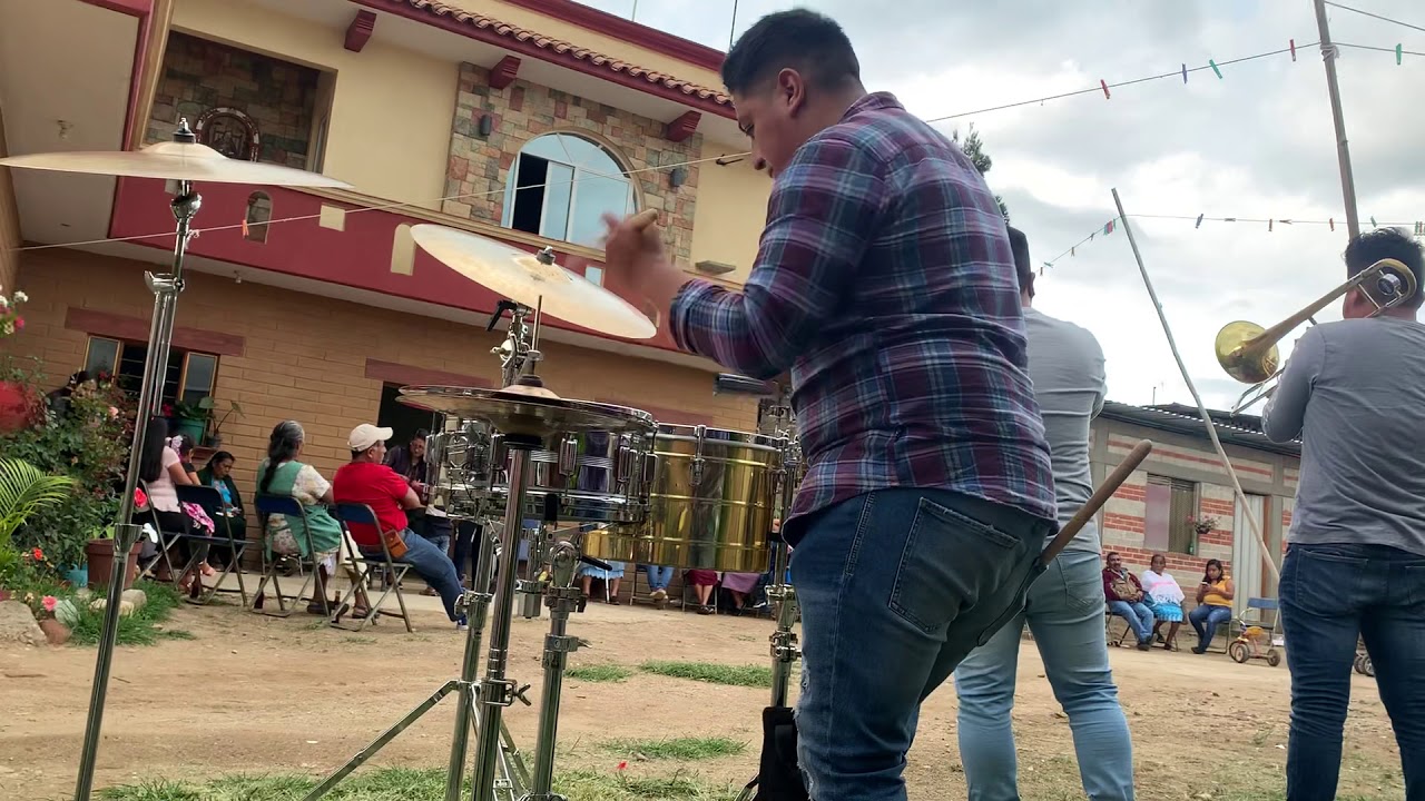 Tarolero de Banda Tierra Mojada - Arriba el roble - Matoneando 🥁