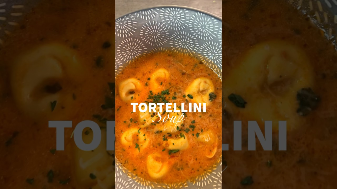 TORTELLINI SOUP 🍅🥣 It's soup o'clock!
