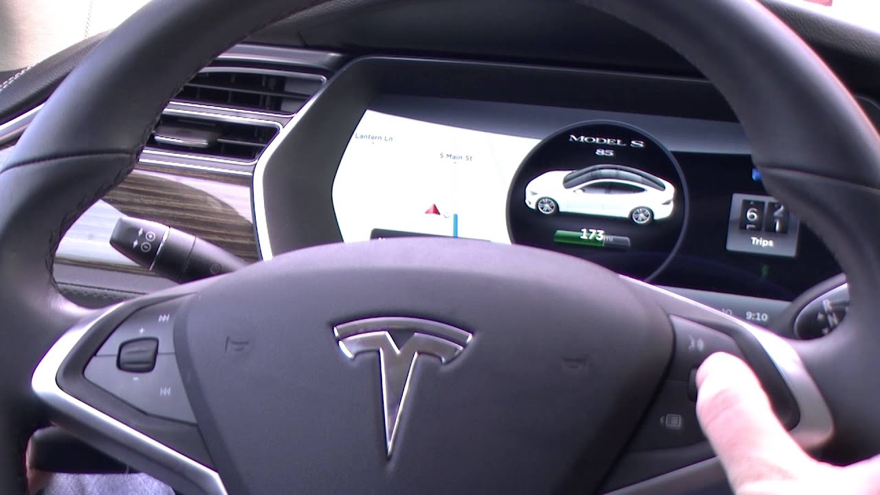 Steering Wheel in Tesla Model S (and how to hang up)