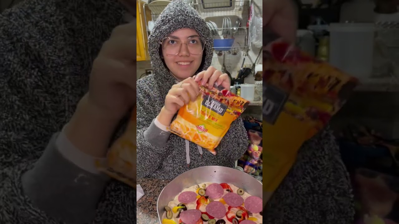 نزلنا الشارع فى نص اليل علشان عاوزة تاكول بيتزا😭😭