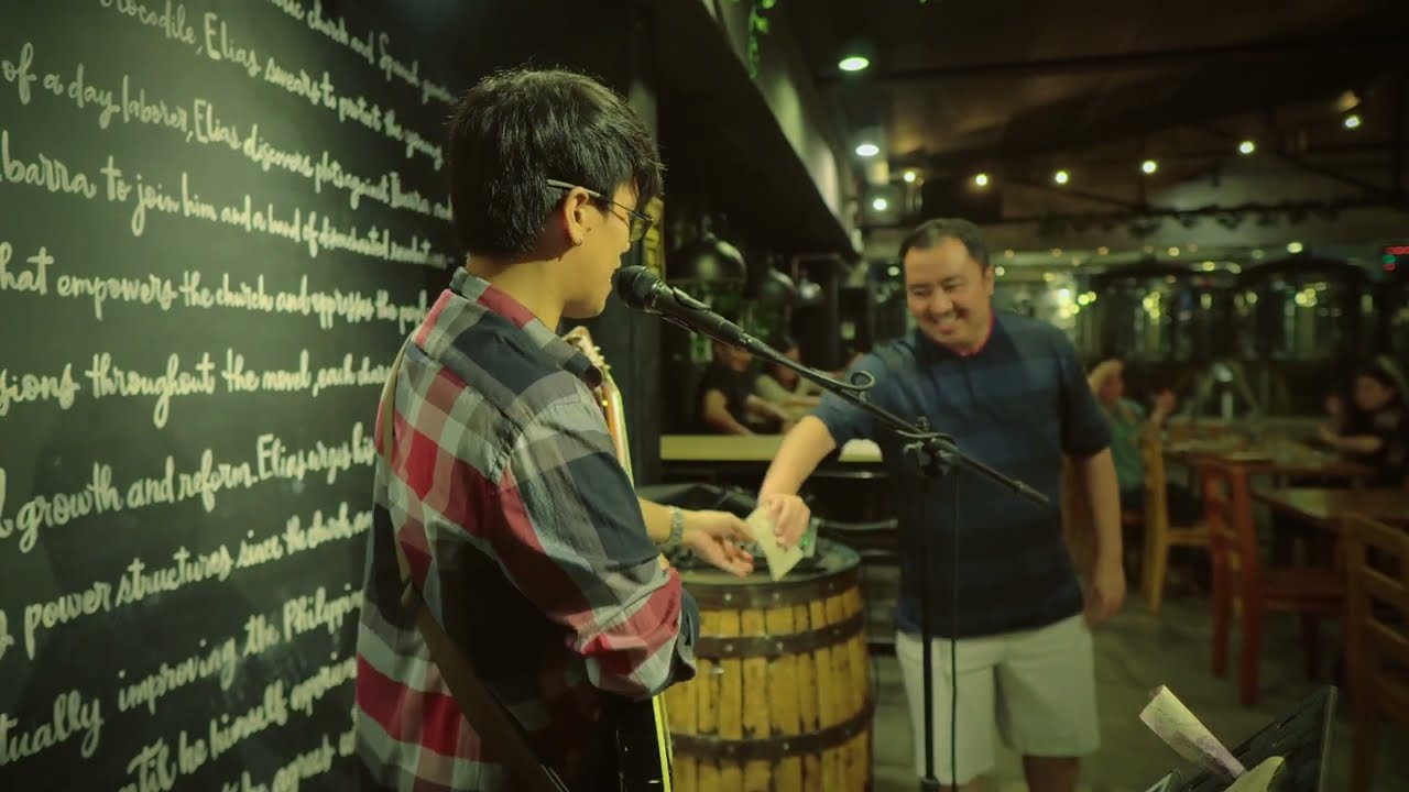 Wonderwall - Oasis - Live Acoustic Loop Cover