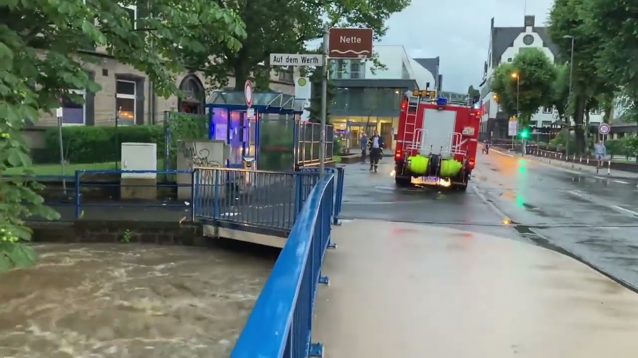 🔵 Hochwasserlage in Mayen eskaliert - Wasserpegel u.a. der Nette steigt unaufhörlich - 2021
