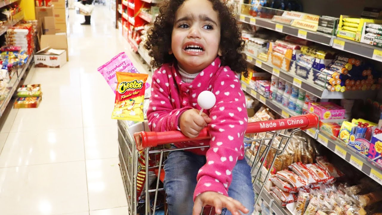 خليت بنتي تشتري شو ما بدها ب ٣ دقائق ... صارت تبكي
