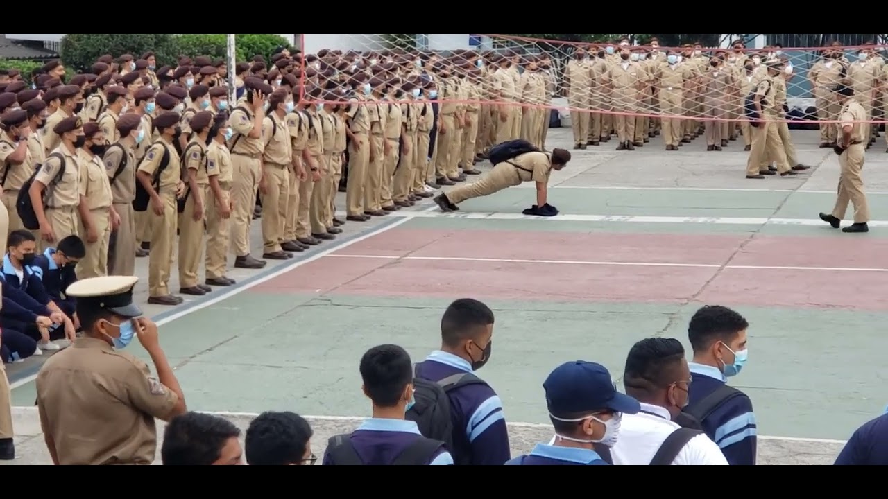 FORMACION MATUTINA EN MI AMADA ACADEMIA NAVAL 