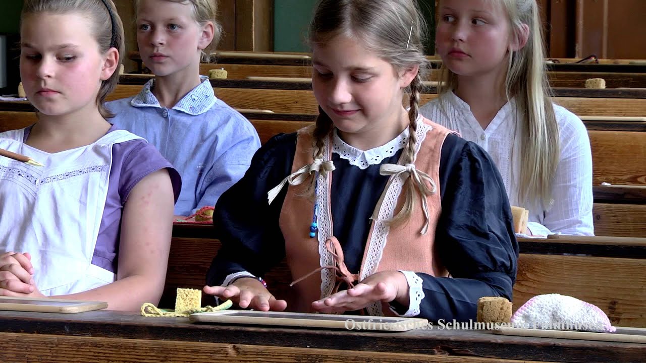 Historische Schulstunde nachgespielt - Das Schulmuseum Folmhusen