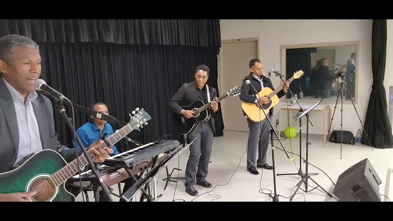 Mbola tiako - Charles Martin