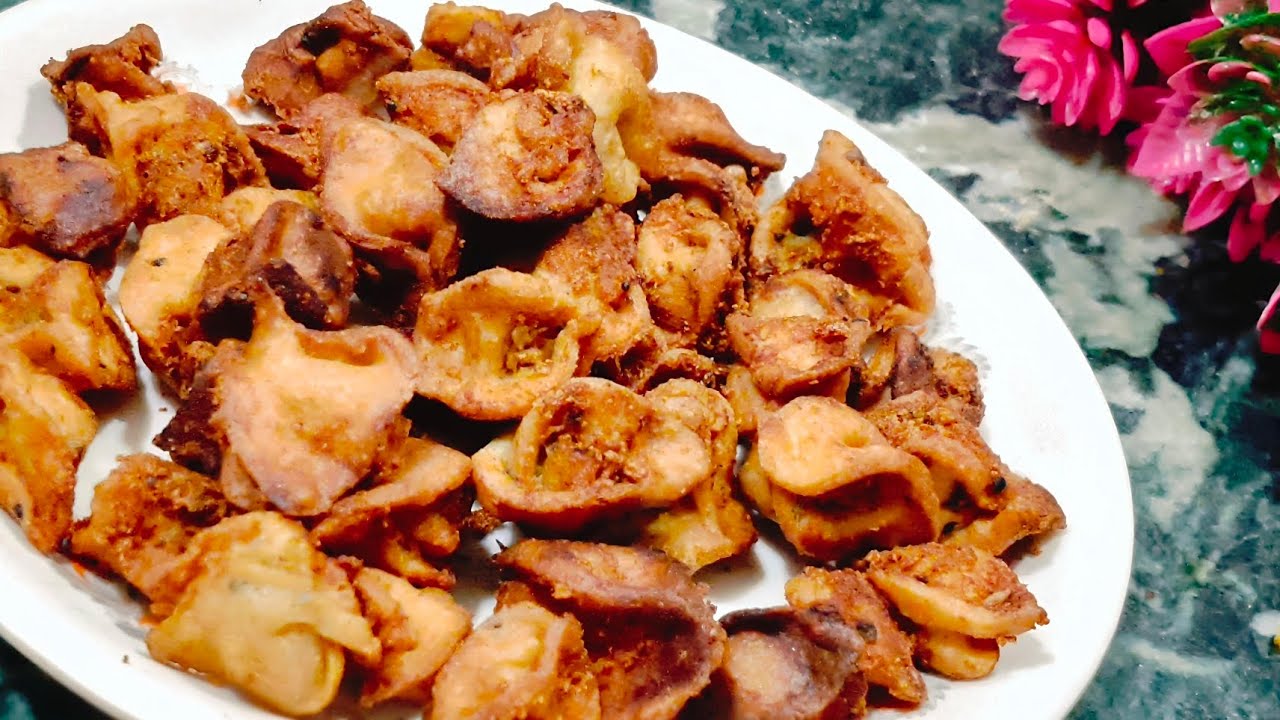  गेहूं के आटे में आलू मिलकर बनाया कुरकुरा नाश्ता 😍 । होली स्पेशल मठरी