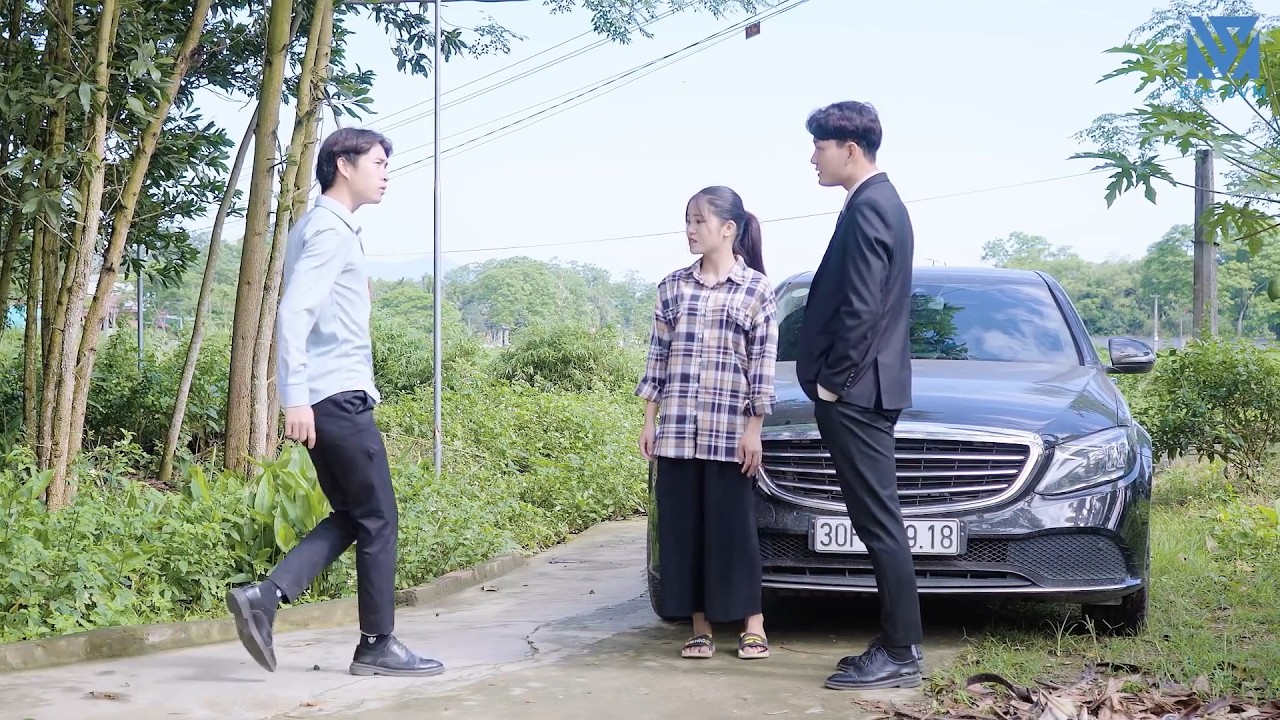 Chủ Tịch Áo Gấm Về Làng Vô Tình Gặp Lại Anh Họ Từng Đuổi Mình Đi Khi Nghèo Khó Và Cái Kết - T 1473