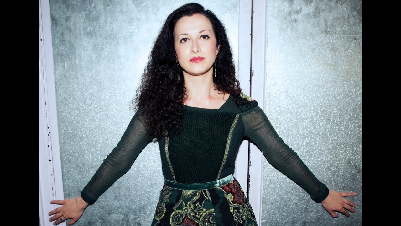Virtuosic Yiddish Singing - Svetlana Kundish and Shpielberg