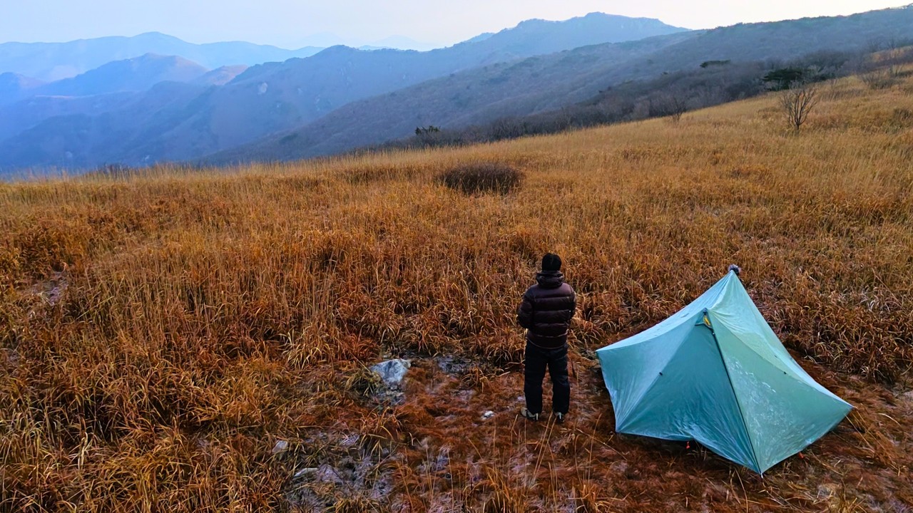 Quiet solo backpacking along the ridge | 능선에서 조용히 백패킹 | 도시락