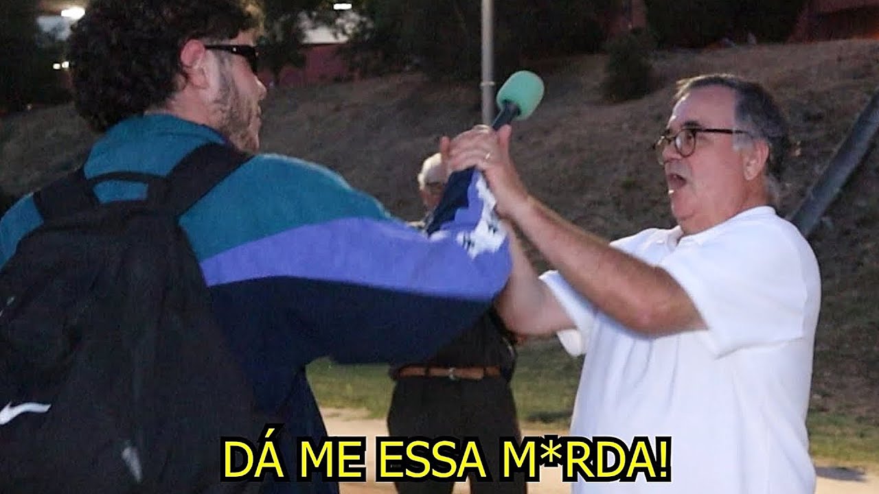 Velho Maluco Arrancou-me O Microfone