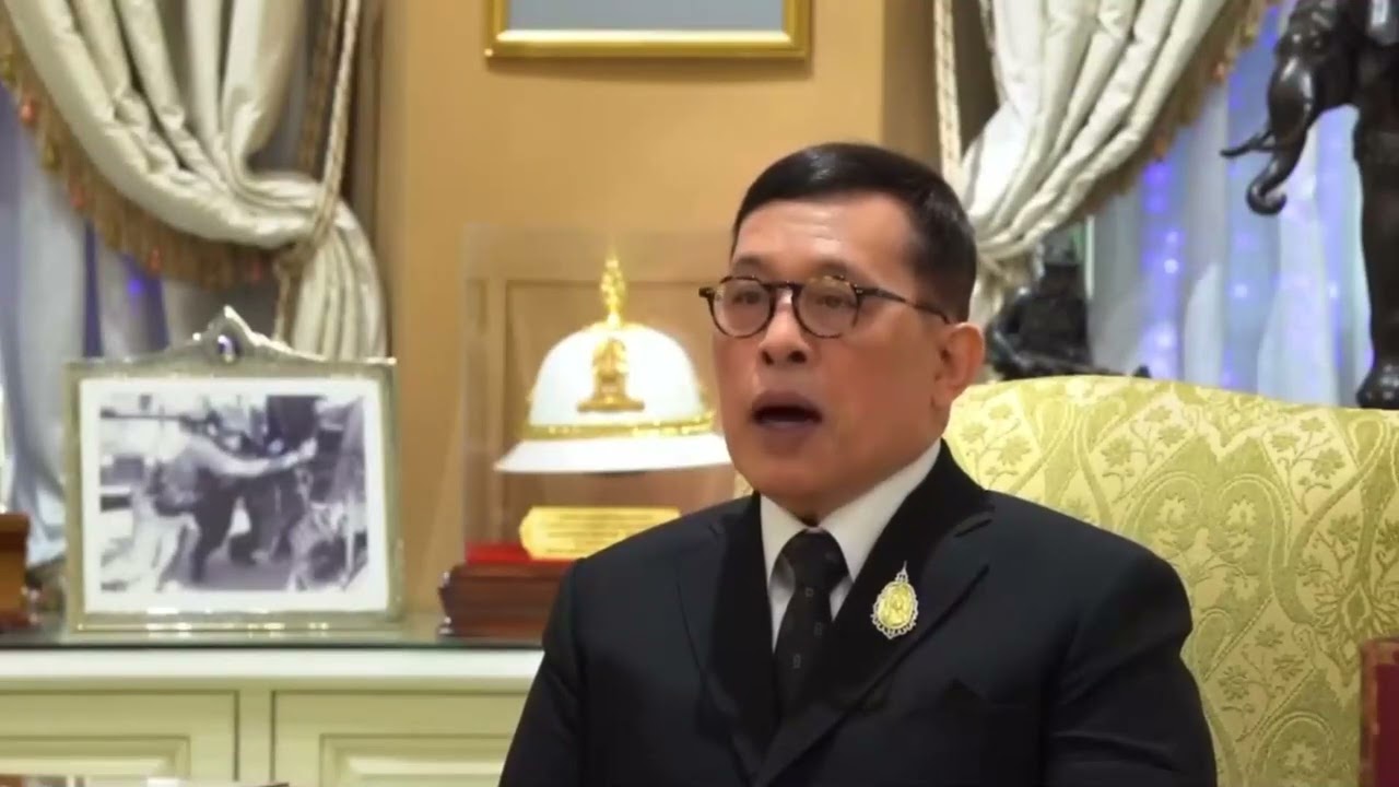 ในหลวง-พระราชินี พระราชทานบัตรอวยพรปีใหม่ พ.ศ. 2569