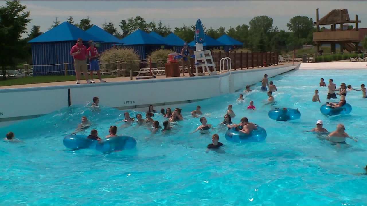 How a wavepool works at Raging Waves
