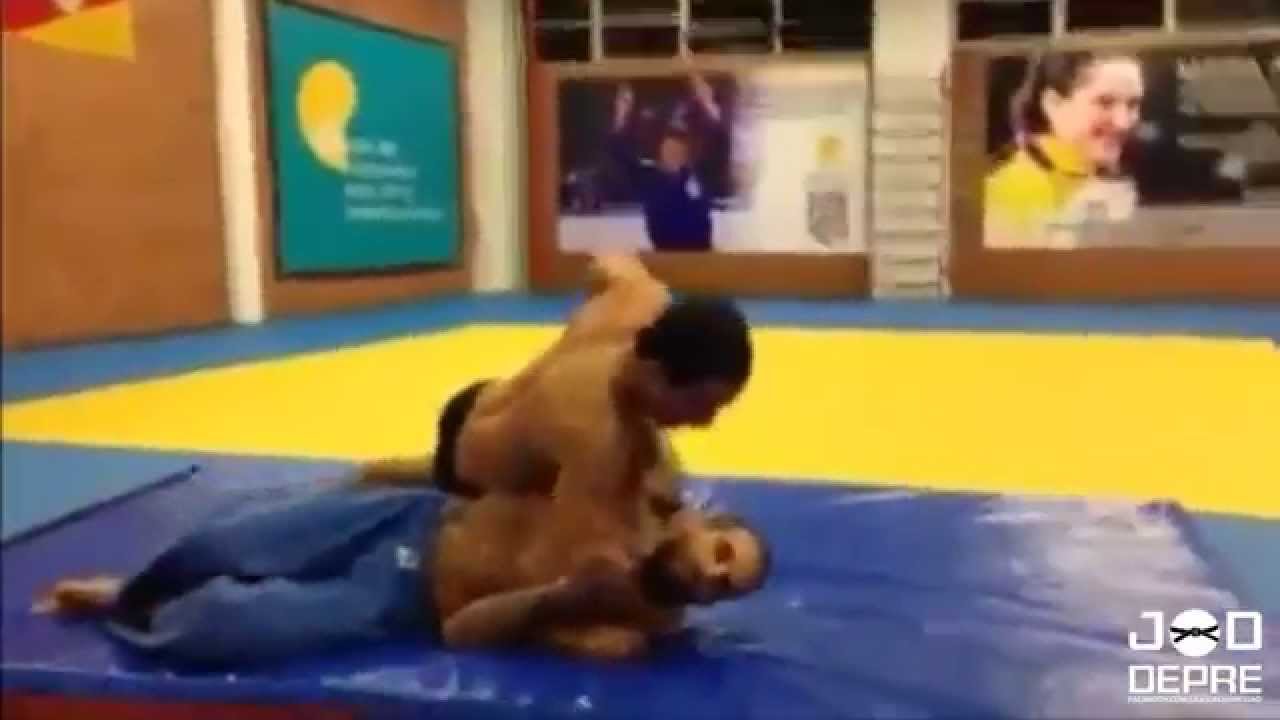 Felipe Kitadai, O ninja.