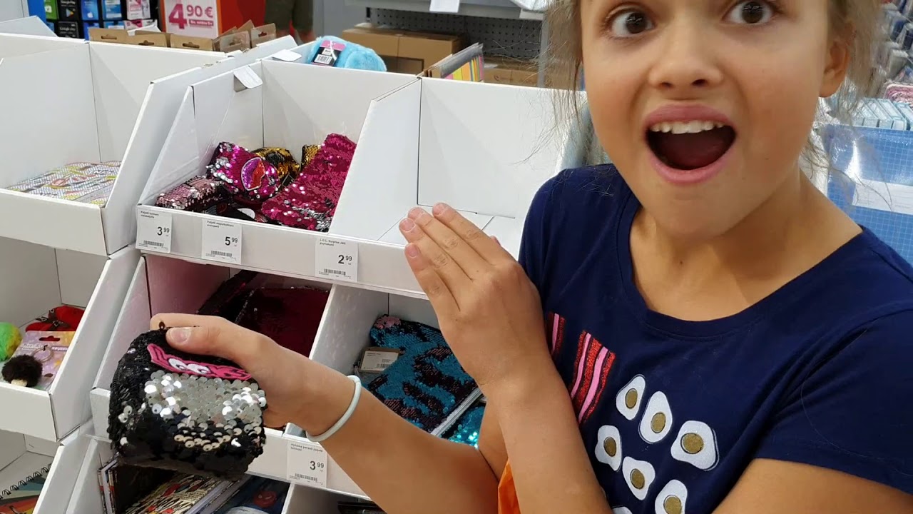 BACK TO SCHOOL SHOPPING - ostoksilla