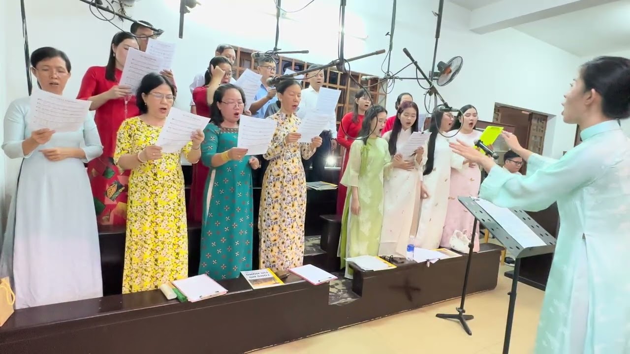 DÂNG CHÚA NGÀY XUÂN - Giang Ân | Lễ Mùng 1 Tết | Ca đoàn Cecilia | Giáo xứ Công Thành